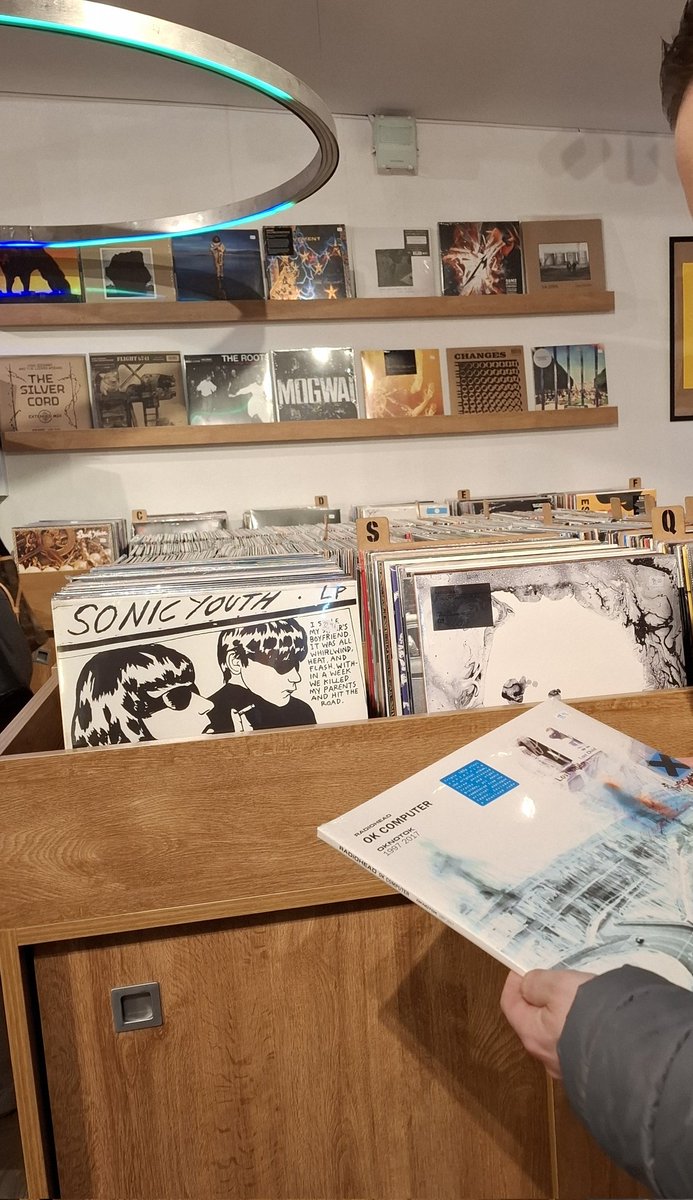 ActivistOfMusic's tweet photo. Record Hunting at Marillians Records!
#RecordStore #Vinyl #Vinylstore https://t.co/hE6yKV9ANo