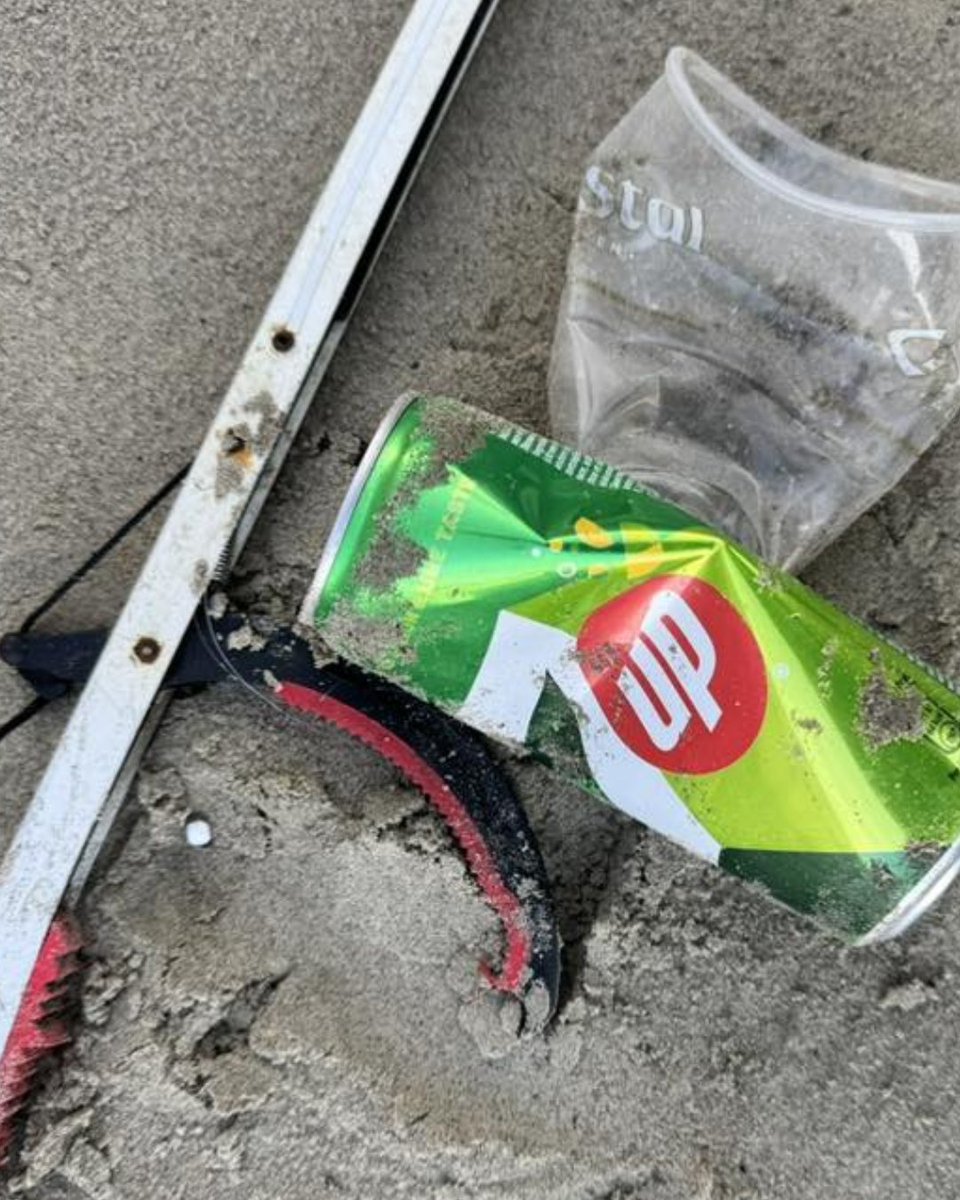 Dagelijks een foto van drankverpakkingen in het Belgische zwerfvuil, totdat statiegeld eindelijk wordt ingevoerd in België: dag 192, Oostende

<a href="/jobrouns1/">Jo Brouns</a>
<a href="/YvesCoppieters/">Yves Coppieters</a> 

<a href="/PepsiCo/">PepsiCo</a> 

#StatiegeldYesWeCan #zwerfvuil #statiegeld