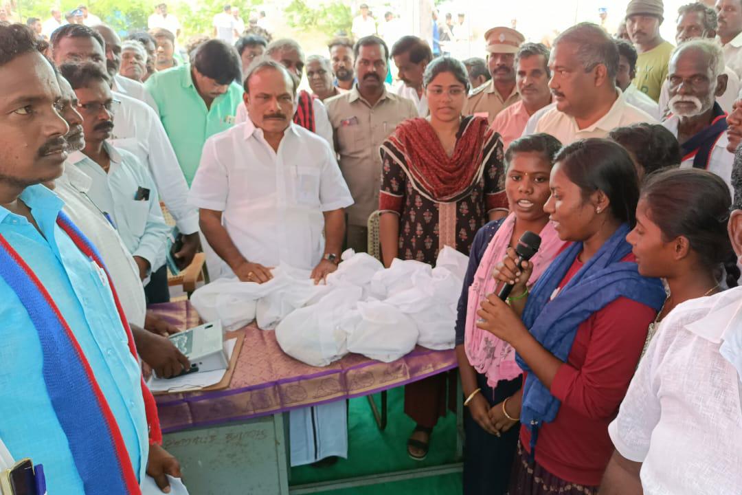 DMKCuddalore's tweet photo. கடலூர் மேற்கு மாவட்ட செயலாளர், மாண்புமிகு அமைச்சர் திரு @cvganesan1 அவர்கள் கடலூர் மேற்கு மாவட்டம் திட்டக்குடி சட்டமன்றத் தொகுதி நல்லூர் தெற்கு ஒன்றியத்திற்க்கு உட்பட்ட தாழநல்லூர் ஊராட்சியில் மக்களின் நீண்ட நாள் கோரிக்கையான,
#DMKCuddalore
1/2 https://t.co/UWyAKZX8dH