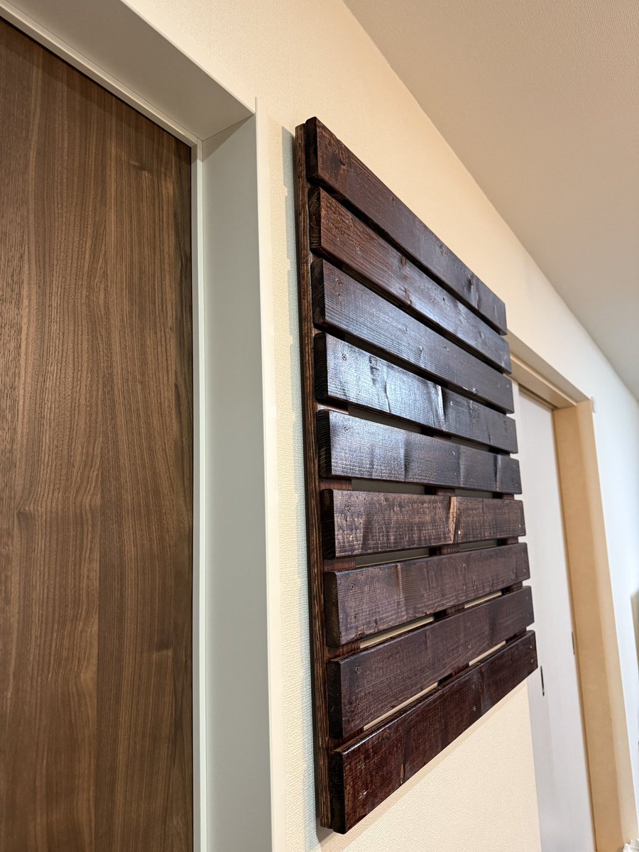 昨日頑張って作ったん見てほしい🥺
MAX70キロいける
現状復帰可能
1×4材使ってるから100均のフック類色々使える
材料費込みで5000円以下
個人的大満足DIY🥺
でした！