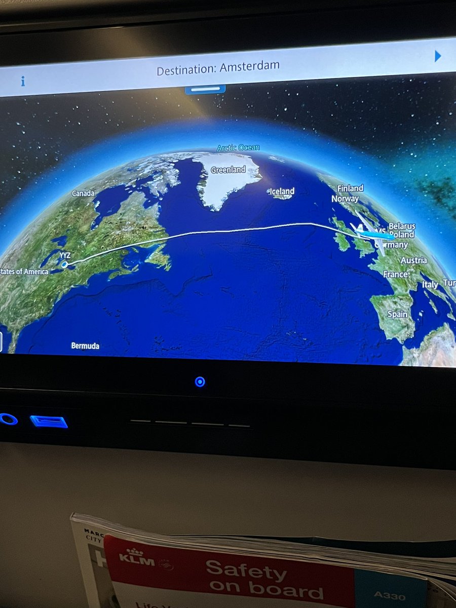 تخیلی ترین مسیر پروازی که زندگی ادم رو تا دو هفته دگرگون میکنه. نمیفهمی کی باید بخوابی کی بیدار شی. اصلا چندمه و چند شنبه است. 🥲🥲