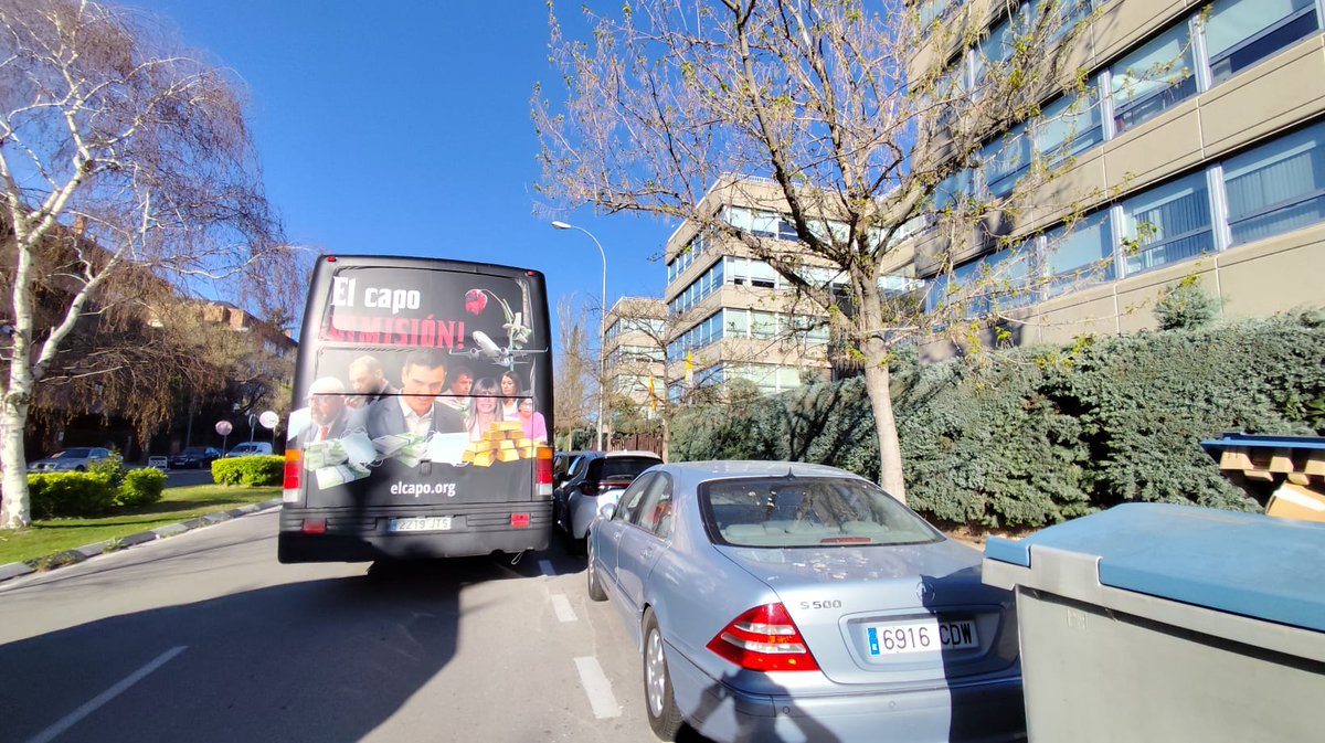 hazteoir's tweet photo. La joya de la flota de @hazteoir. 🚌

¿Pero cómo puede ser tan bonito?

Da igual por donde lo mires. Todos sus lados están curradísimos. Todo al detalle.

#CapoBusHO