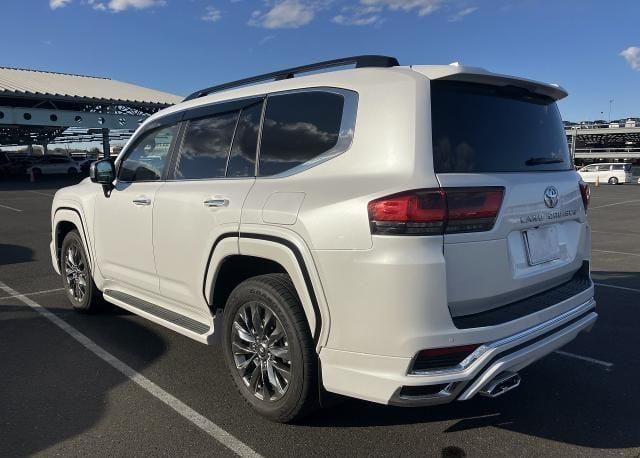 Clevikimports's tweet photo. 2022 TOYOTA LAND CRUISER LC 300

Total Cost: KES 19,280,000 (Including taxes)
📞 For enquiries: 0743550554

Source Country: Japan 🇯🇵
Mileage: 4,700 km
NOTABLE VEHICLE FEATURES
◾ 3.5L Twin-Turbo V6 Engine (409Hp, 650Nm)
◾ 10-Speed Automatic 
..And many more features https://t.co/xd8tc1y7aw