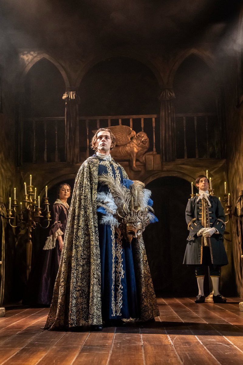 KevinWilsonPR's tweet photo. ⭐️⭐️⭐️⭐️ @stilettomusical at @CharingCrossThr  
“Moody and atmospheric, soul-stirring, grandiose and lush, it looks and sounds exceptional. A musical that intrigues and teases our heartstrings” @spyinthestalls  
https://t.co/l9JsHSdOqi
Photo Johan Persson https://t.co/XHqFri2UJr