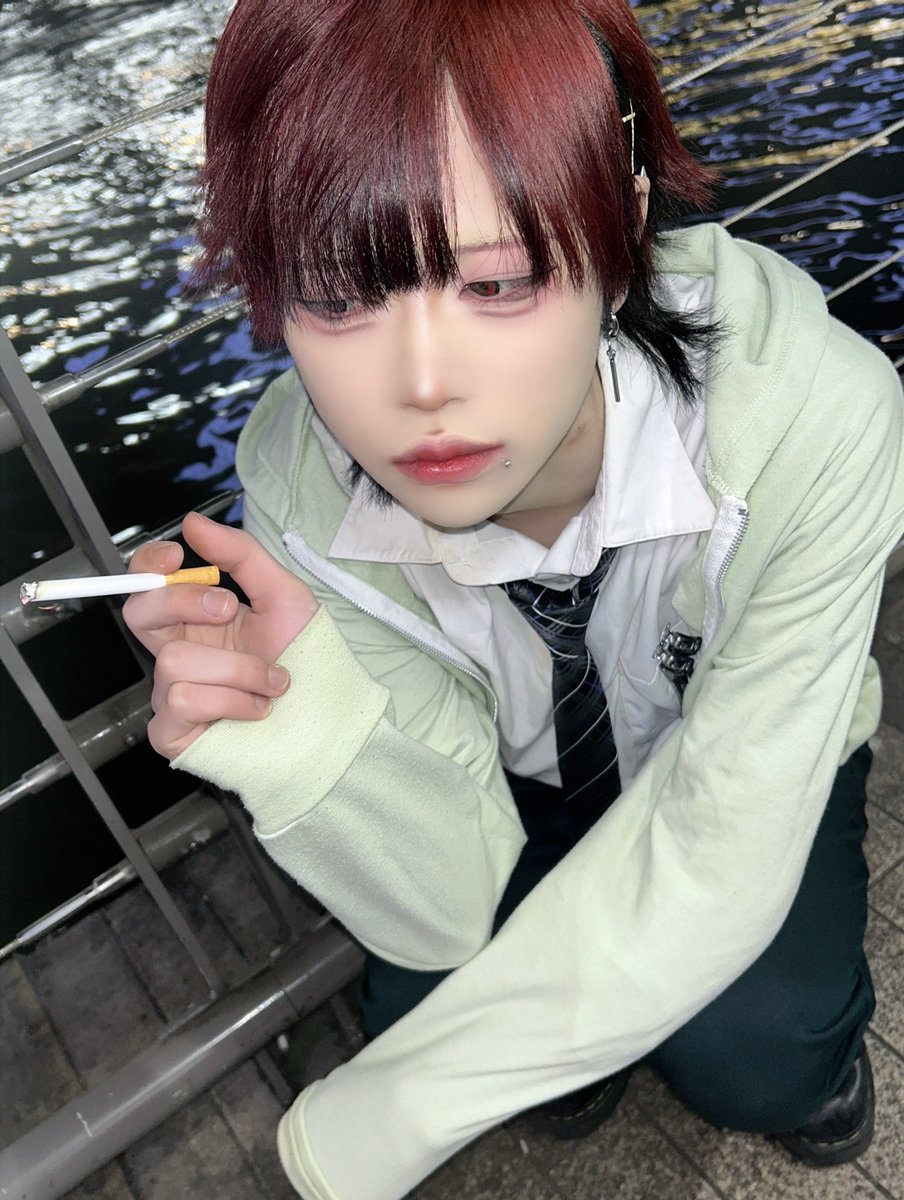 kimisora_komugi's tweet photo. 校舎裏で休憩しよ？ https://t.co/va6wO17oKs
