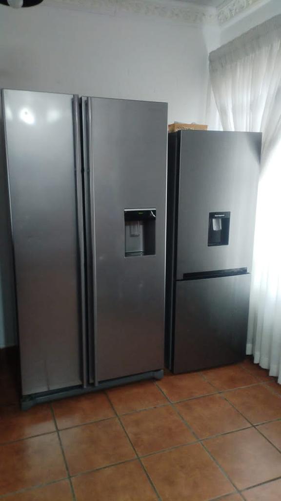 VMusinachirevo's tweet image. On your left is what we call SIDE BY SIDE DOUBLE DOOR with water Dispenser and to your right is what we call UPRIGHT FRIDGE if you have either of the above that is not cooling or freezing products the way you like call Teddy on 0775113475
Netone 0717876986
PAYMENT PLAN ACCEPTED