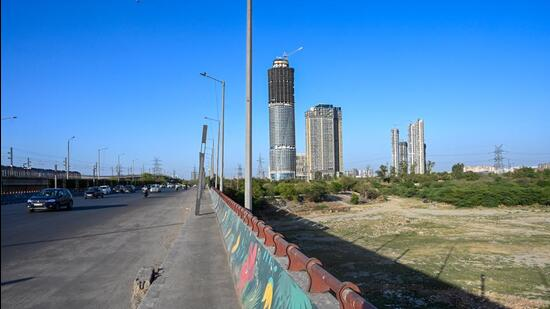 Noida to build a new corridor to decongest Noida-Greater Noida Expressway

hindustantimes.com/cities/noida-n…