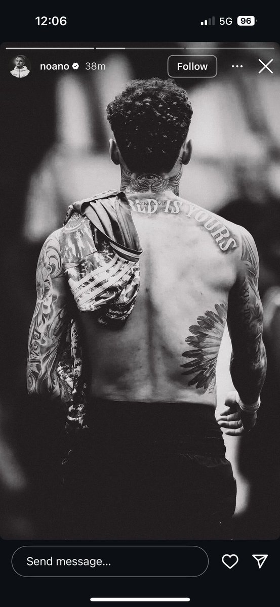 Foto met een ajax-shirt over je schouders op insta zetten 2 dagen nadat je definitief de titel hebt verspeeld notabene tegen hun, had hem gwn aan Napoli verkocht in de winter, onruststoker dat ie is.