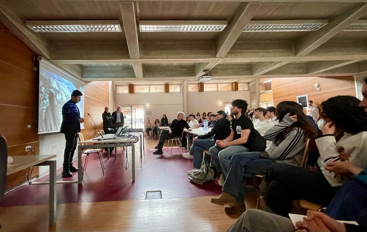 ArchiSpaceEU's tweet image. 🚀 Space Architecture for a Possible Future
On March 26, #ARCHISPACE landed at Università "G. d’Annunzio"!
Students &amp;amp; researchers explored the future of #spacearchitecture with Arch. Giuseppe Calabrese (PhD candidate #INGEO &amp;amp; #IRSPS) 
#architecture #innovation #futuredesign