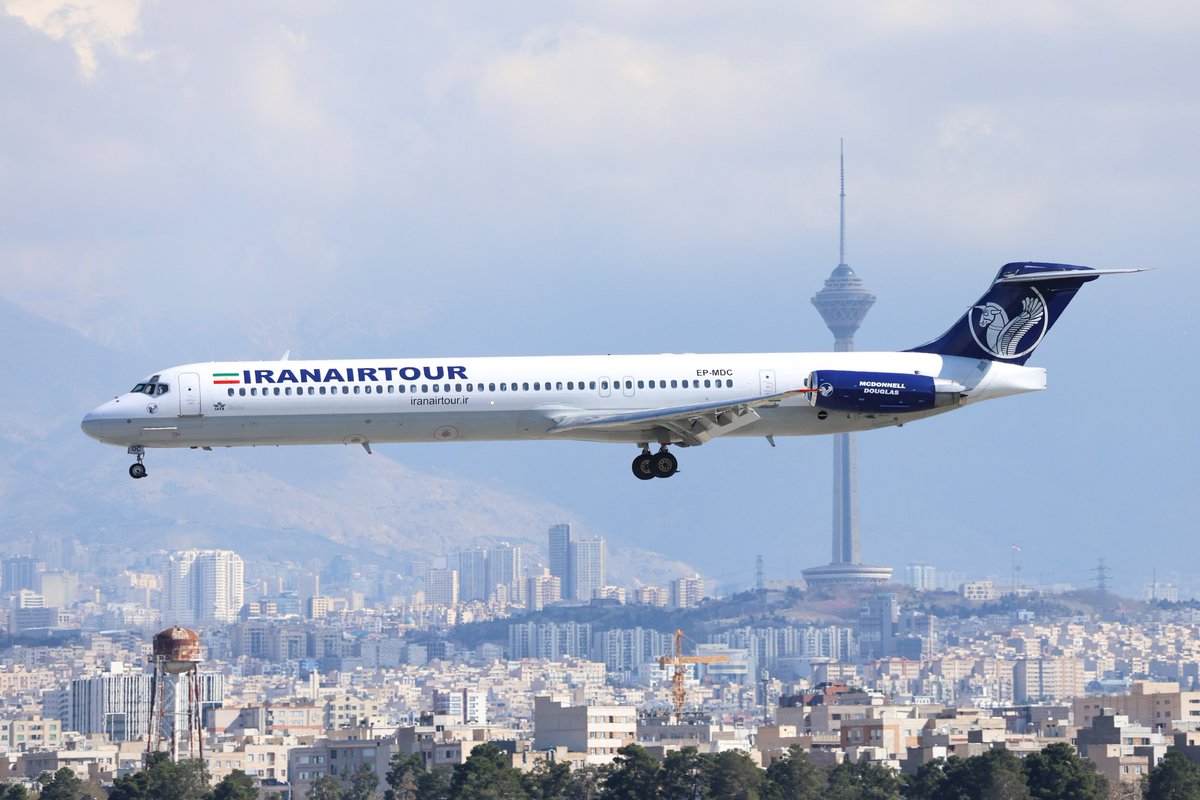 otteravia's tweet photo. MD82,83をたくさん見たいならメヘラバードが最適かと思います。体感70%くらいの便がMDだったくらいです。もちろんJT8Dの爆音を楽しむことができます

Tehran Mehrabad Int'l THR/OIII https://t.co/ugtbJf6V3u