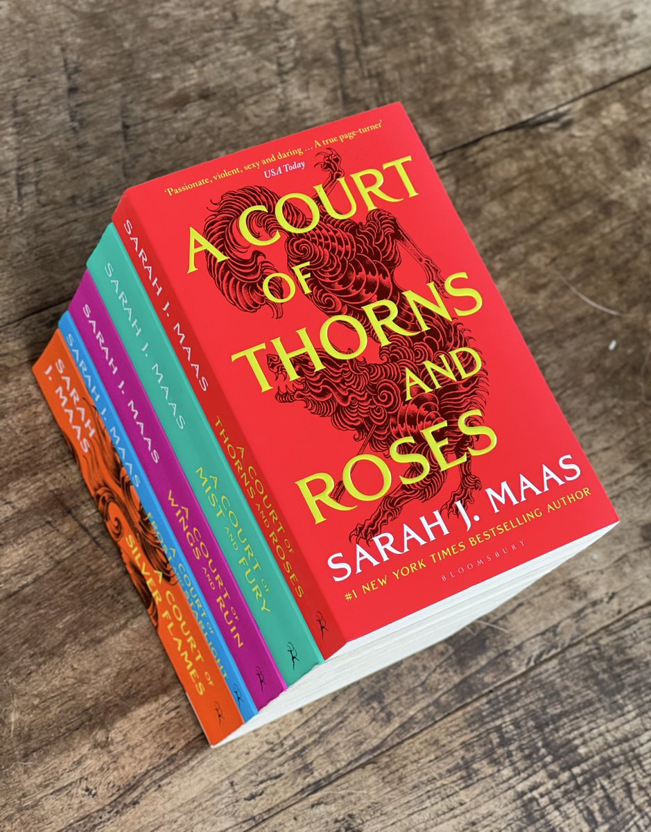 abigaildess's tweet photo. Selesai sudah perjalanan ACOTAR ku 🥹
for now! til book 6 drops

This series made me ✨FEEL✨
Please read it, you’ll have a good journey! Amazing wold-building, will expand ur imagination.
It’s about sacrifice, love and found family, overcoming trauma, with intense action scenes. https://t.co/yS2R5FKMls