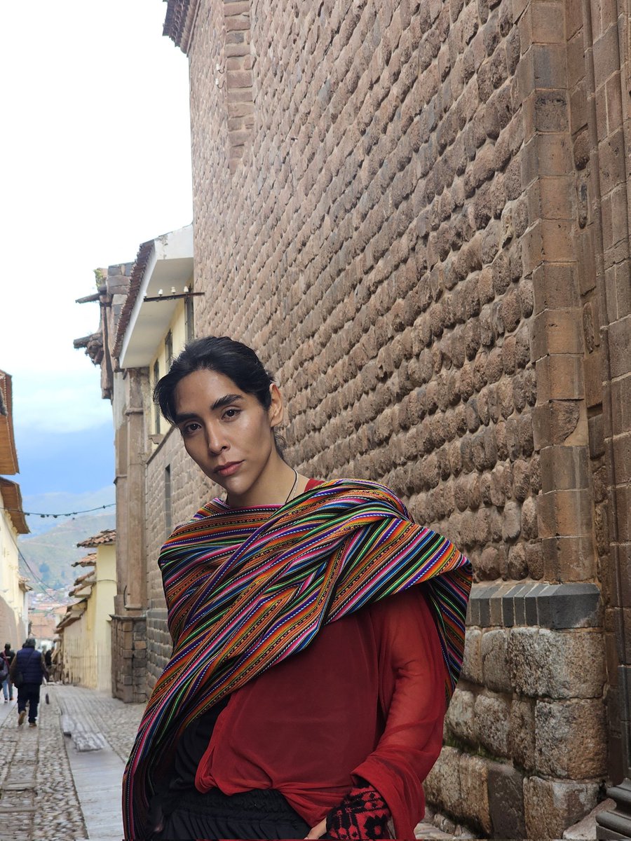 Lenintamayoqpop's tweet image. Este florecer está hecho con las lágrimas de un gran pueblo 🌧💐 ¡LA GRAN LLAQTA! Cusco 
#leninqpop #quechuapop #lallaqta #cusco #peru #qpop