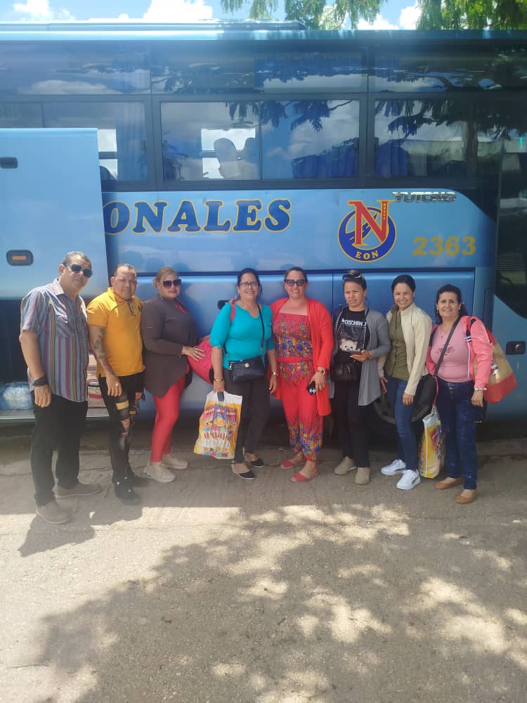 Despedida de nuestros colaboradores a continuar cumpliendo con el deber profesional y seguir demostrando que nuestro sistema de salud es del pueblo y para el pueblo.
#DGPSLatiendoPorCuba