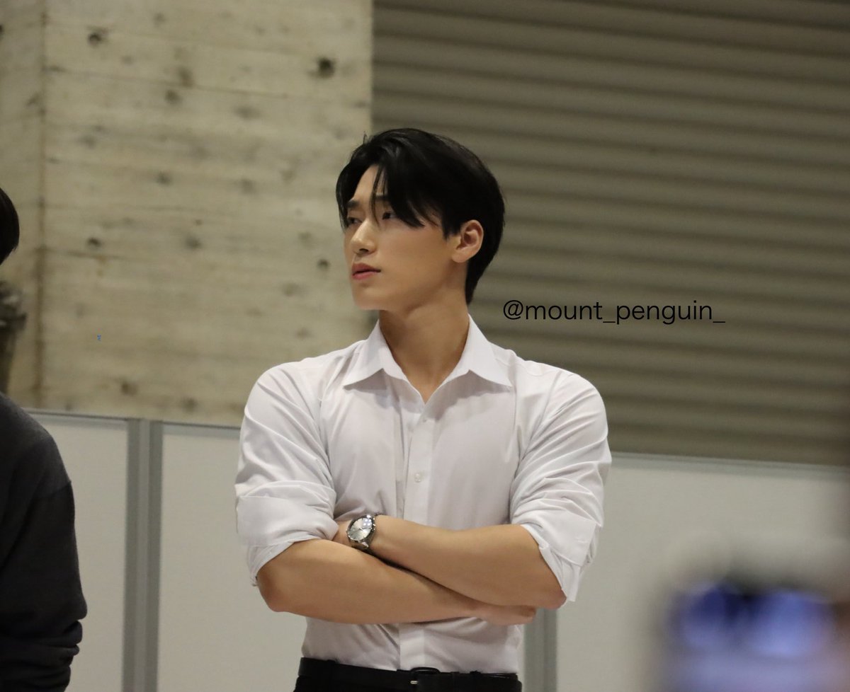 渋くてかっこよくて、本当にこの服着てくれてありがとうございます（土下座）

#ATEEZ #SAN #에이티즈 #산 #団体サイン #団サ