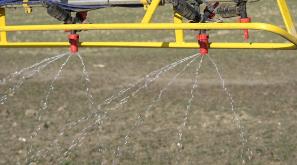 Juist nu vloeibare ureum bevattende meststoffen efficiënter beschermen tegen vervluchtiging ? 

Dat kan met dubbelwerkende ureaseremmer Limus® Perform. 

Lees meer: bit.ly/3YdRL7k