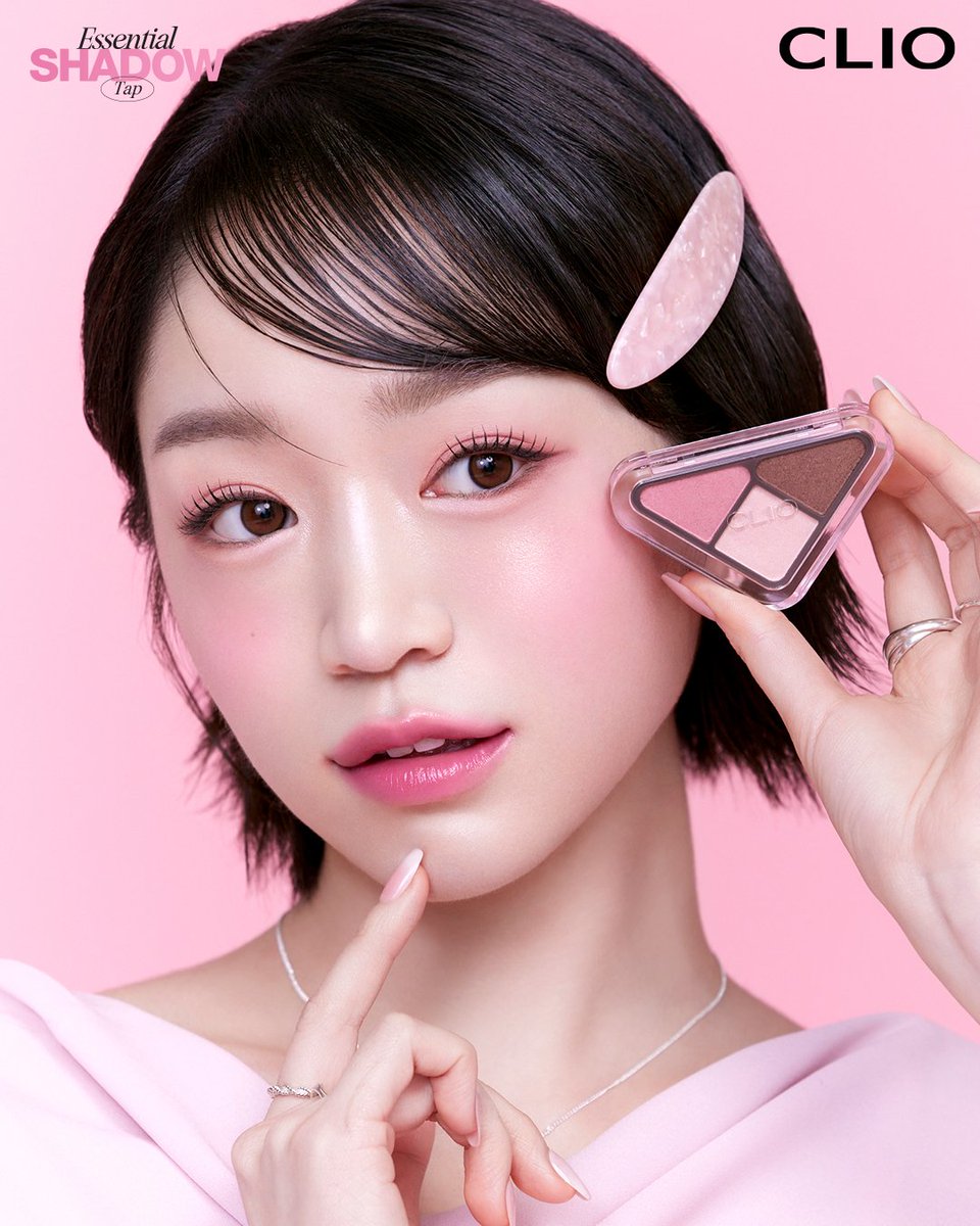 NEW エッセンシャルシャドウタップ 必要なカラーだけ詰め込んだ