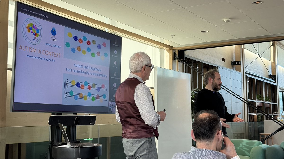 Tijdens de AutismeWeek besteedt <a href="/ASMLcompany/">ASML</a> extra veel aandacht aan #Neurodiversity en #NeuroHarmony . Vandaag kwam <a href="/Peter_Autisme/">Peter Vermeulen</a> praten over “Autism in context”. Wederom een hele goede presentatie vol (ver)nieuwe(nde) inzichten!