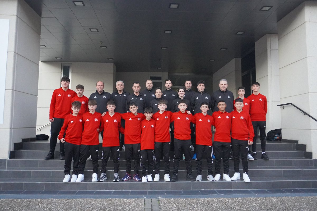 FCyLF's tweet photo. Nuestras selecciones @FCyLF Sub12 y Sub14 🔴⚪️ #FUTSAL ya están de camino al Campeonato de España.
¡Allá vamos!😊 @FCF_CAT https://t.co/p5YMdgZRzq