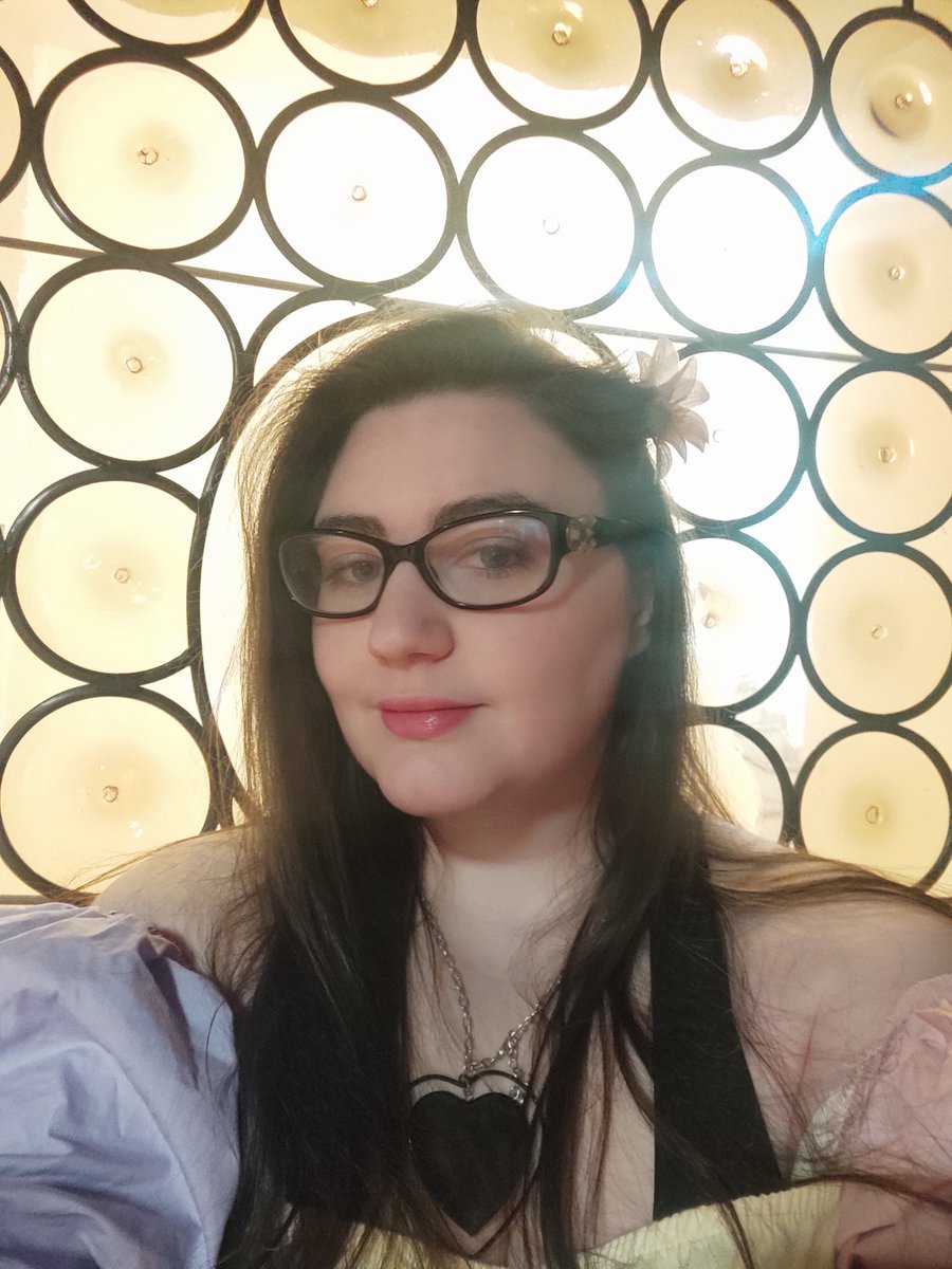 Happy April's Fools (⁠◍⁠•⁠ᴗ⁠•⁠◍⁠)⁠✧⁠*⁠。
Niente scherzetti da parte mia oggi (>_<)
Voi come state? Prestissimo monterò il video dell'esibizione di domenica, spero passerete a guardare 💙