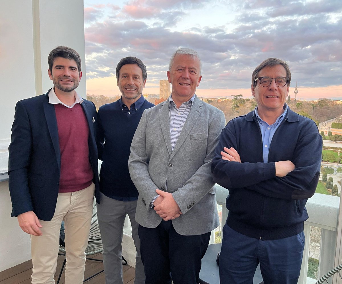 CEF_MN's tweet photo. Participamos con el capítulo Dirección de Personas en la Empresa Familiar escrito por Antonio Carrasco, @LozanoReina y @angelmerono (@EconomicasUMU @UMU) y Gregorio Sánchez (@UAHes)

Fundamentos de la Empresa Familiar https://t.co/bo2YNY1UtL https://t.co/i8K17QroBD