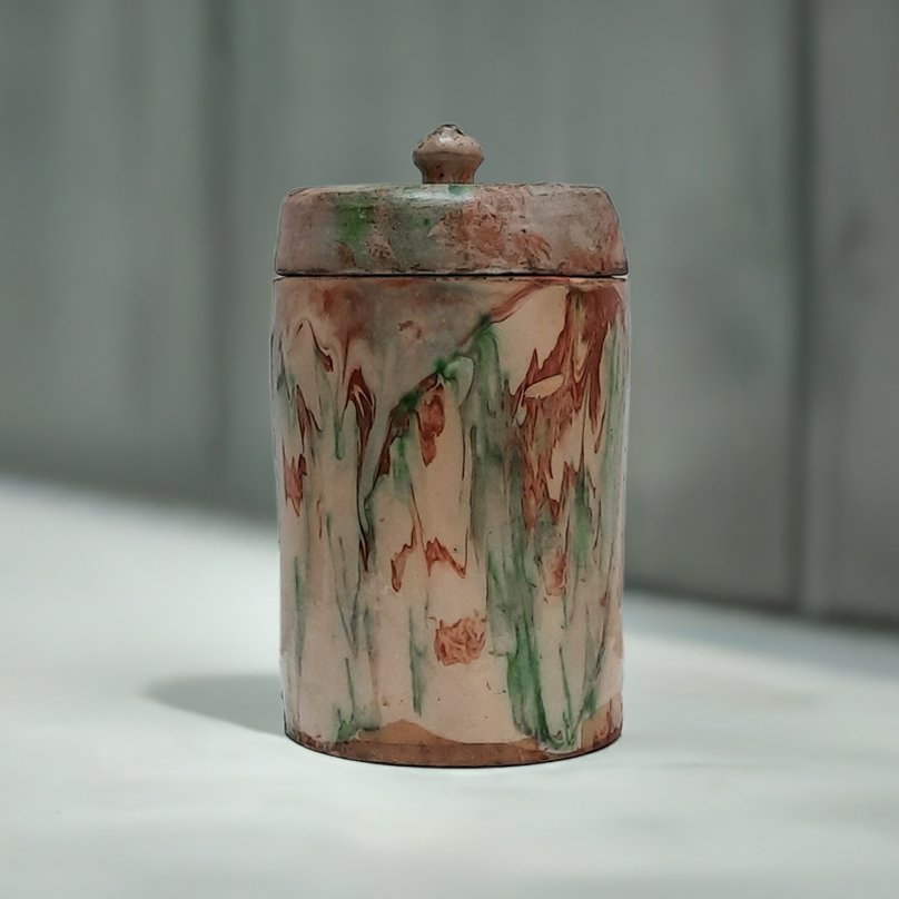 devo_italy's tweet photo. Jar with Lid from Grottaglie (Puglia) h 21 cm D 14 cm -  1800s. Discover more:
 https://t.co/x9oy7kjhwI 
#pottery #ceramics #vintage #antiques #farmhousedecor #rusticdecor  #antique #italianstyle #mediterranean #puglia #homedecor  #tableware #rustic #vintageceramics #handpainted https://t.co/8rGFpiZA93