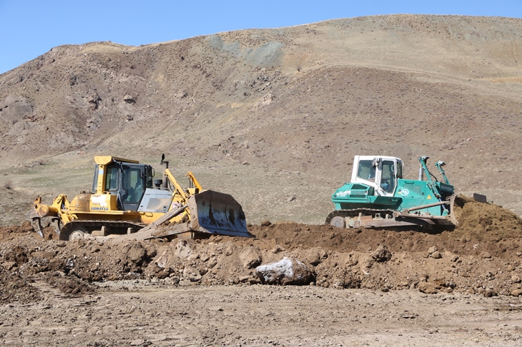 il_sesi's tweet image. Hakkari&apos;de sahipsiz köpekler için merkez kuruluyor dlvr.it/TJtFcM #Hakkari #SahipsizKöpekler #HayvanBarınakları #KöpekSevgisi #Yüksekova