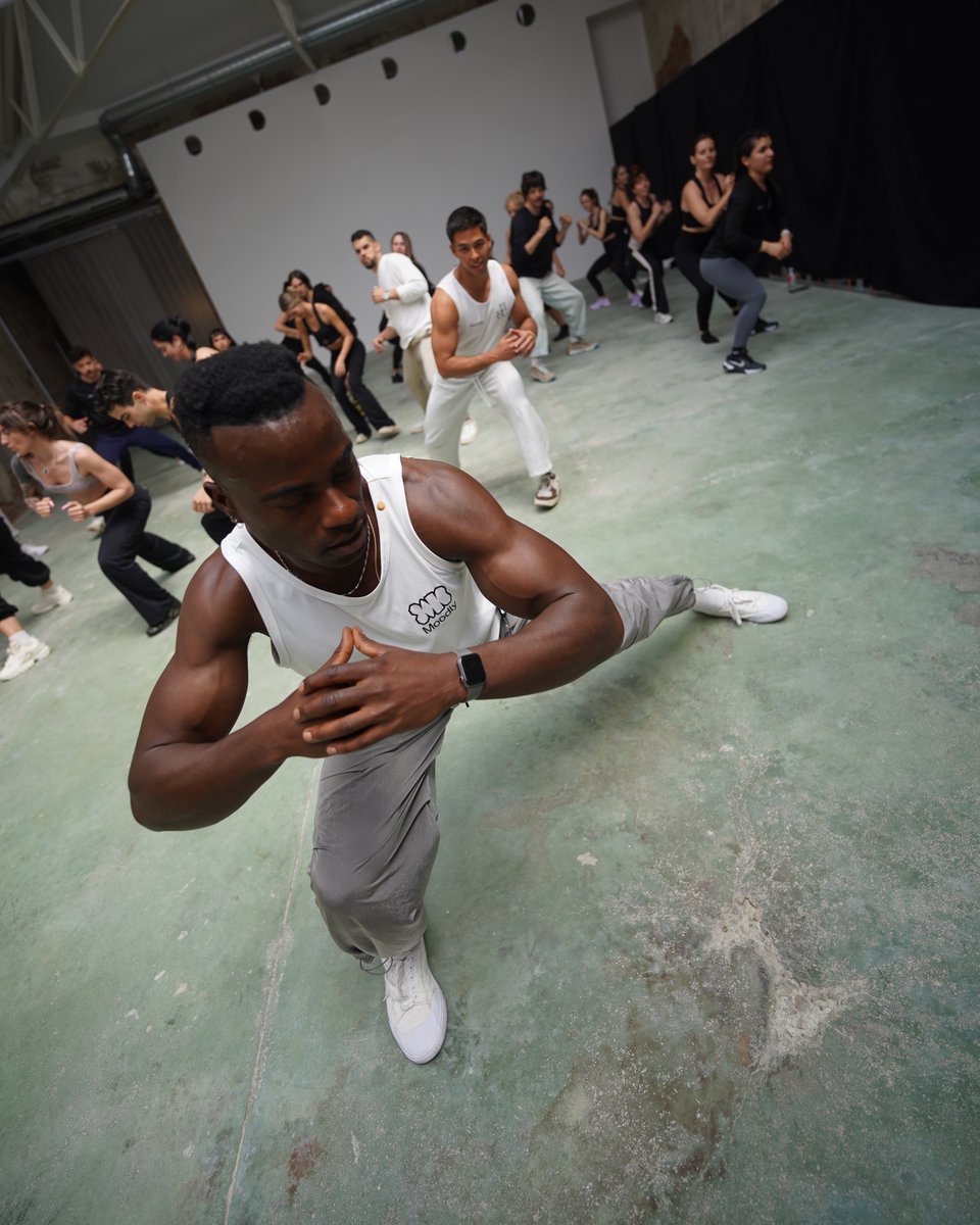 BfitIbiza's tweet image. 🌀 FLOW TRAINING con Jeffrey Peters en @Bfit_ibiza

Este sábado 5 de abril a las 12h en Studio 1, descubre una forma de entrenar donde fuerza y movilidad se fusionan en fluidez, presencia y control.

#BfitIbiza #FunctionalTraining #GymIbiza #WellnessIbiza #IbizaFitness #Ibiza