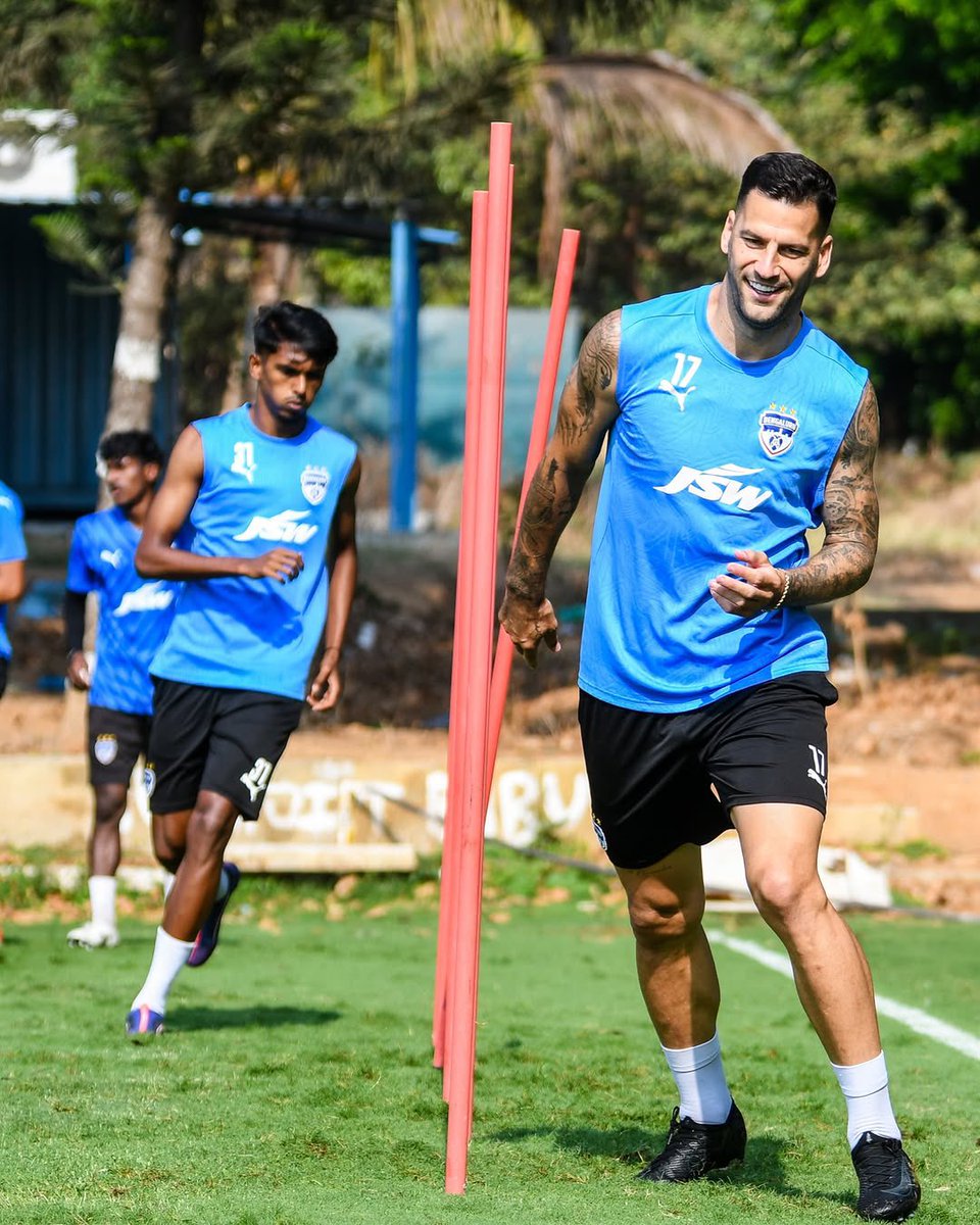 edgarmendez9's tweet photo. Ready to the #ISLSemifinal 👊🏼💥 https://t.co/G8LAc2RxYN