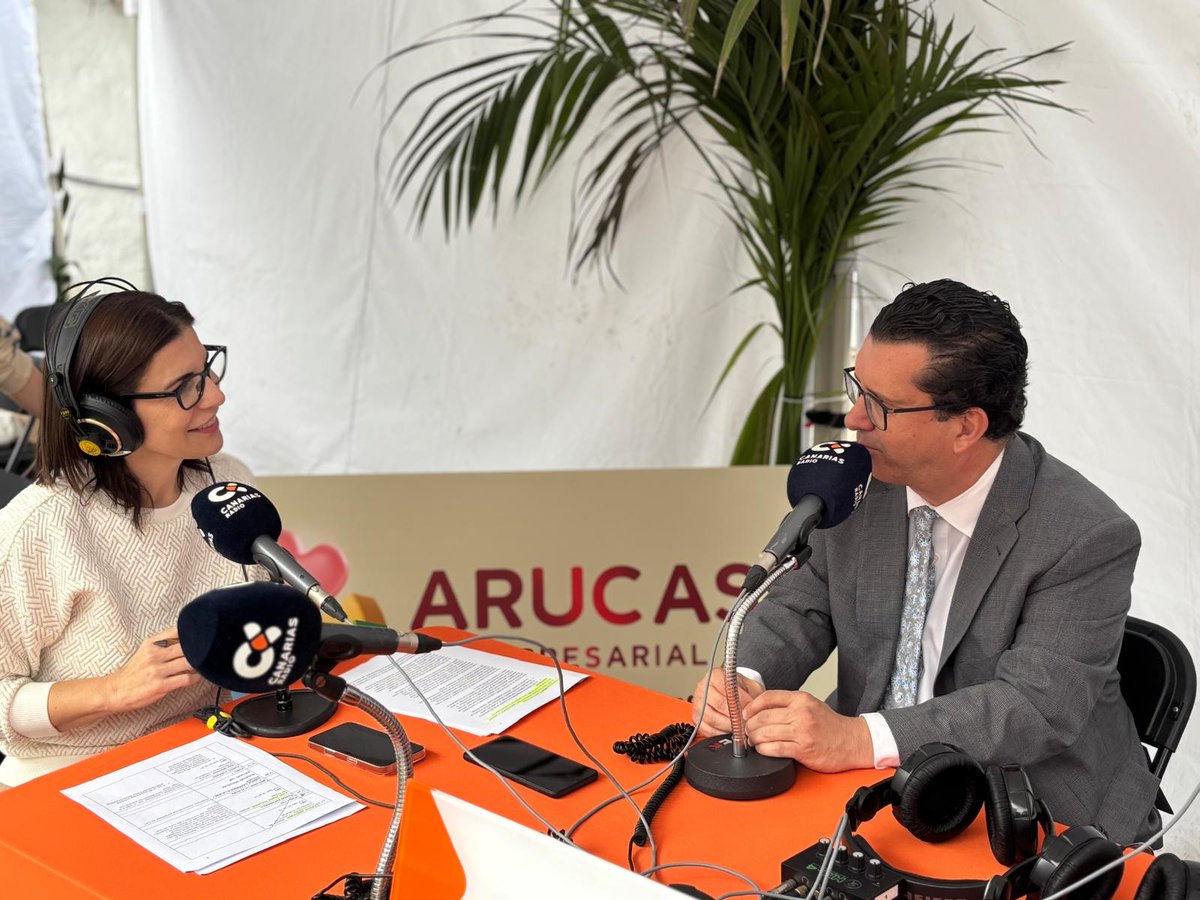 laradiocanaria's tweet photo. 🟠 ¿Qué supone para el municipio acoger las III Jornadas sobre Emprendimiento y Empresa Arucas Empresarial: 'Regálate Arucas'?

Nos lo cuenta su alcalde, Juan Jesús Facundo.

📻 #LaAlpispaLRC
📡 https://t.co/Rkqwj1b5KO https://t.co/xocagFmQT9