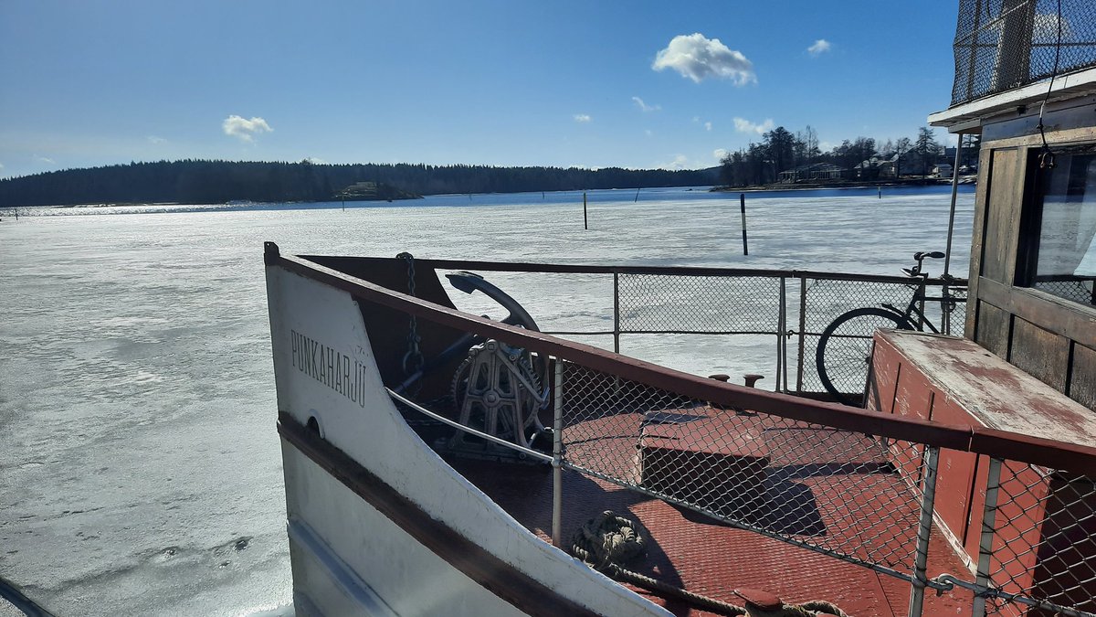 LoikkanenToivo's tweet photo. Kotikaupungin kevättä haistelemassa! Eikä ole aprillia! #Savonlinna #kevät #firstofapril https://t.co/QSqgoboDVH