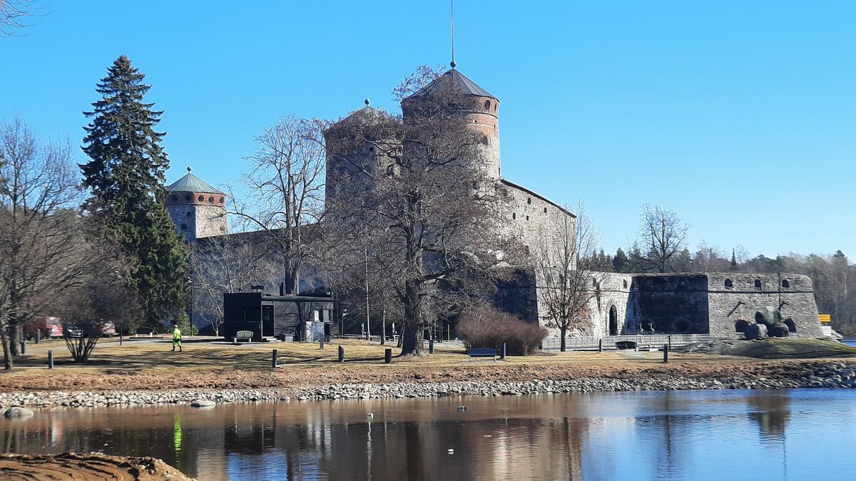 LoikkanenToivo's tweet photo. Kotikaupungin kevättä haistelemassa! Eikä ole aprillia! #Savonlinna #kevät #firstofapril https://t.co/QSqgoboDVH