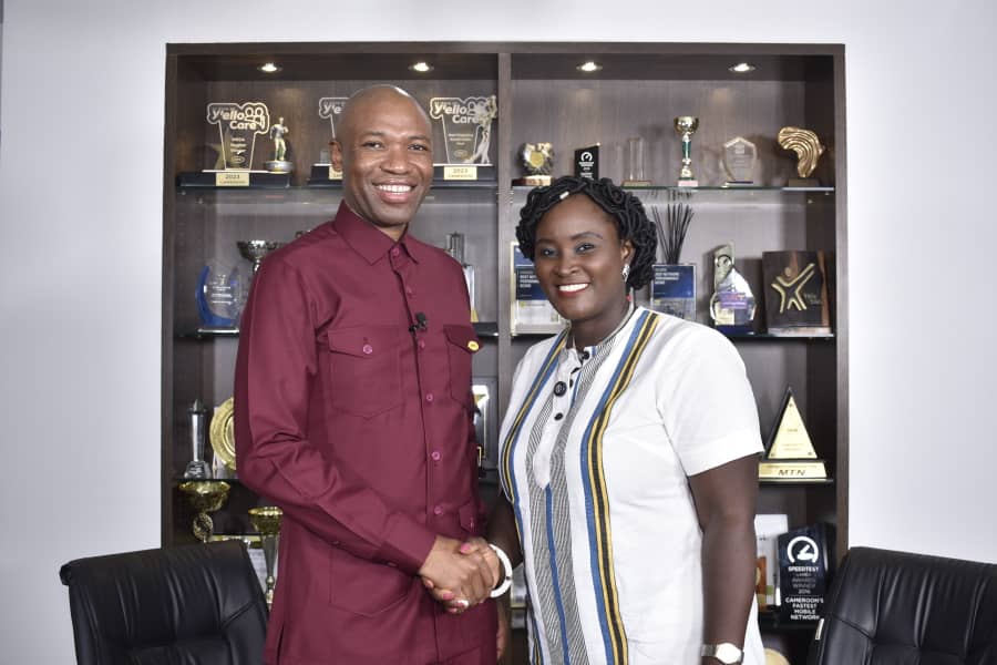 AnniePayep's tweet photo. 🎥 🎤 #Echostech reçoit le nouveau D.G de Mtn Cameroon.
Arrivé il y’a à peine un mois, Wanda Matandela évoque:
➡️ 25 ans @MTNCameroon
➡️ Environnement socioéconomique
➡️ Leadership
➡️ Ses ambitions et projets
A ne pas manquer. Bientôt !
Abonnez-vous 👇🏿
https://t.co/7M6BXSPsiT
PS : Sur la dernière photo je lui demandais s'il sait ce que signifie "Wanda" par ici. 😀🫣.