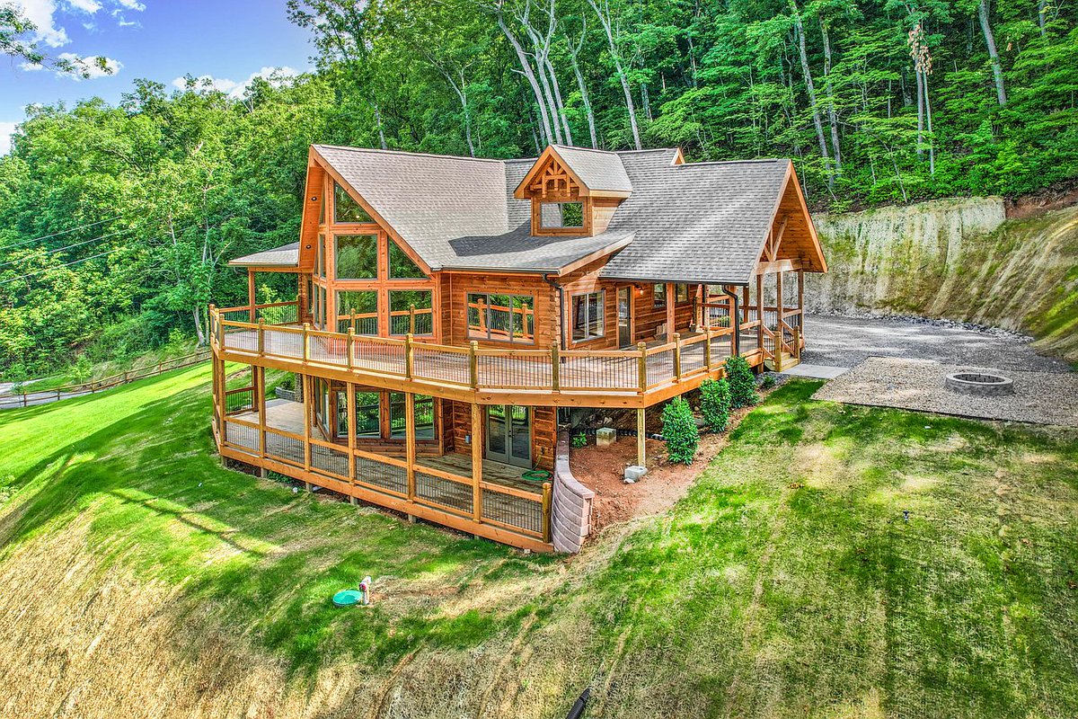 SouthlandHomes's tweet image. Your Log Home, Your Legacy. A home built with care lasts for generations. Let’s create a space where memories are made, stories are shared, and traditions begin. Start your journey today. #BuildYourLegacy #TimelessDesign