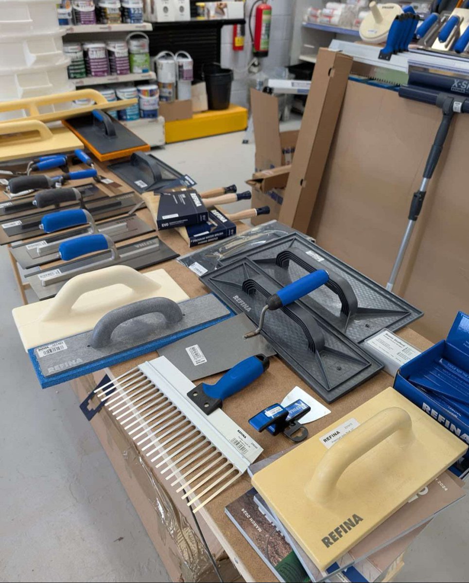 RefinaLtd's tweet image. What a line-up! Had a fantastic morning at @JohnstonesDC in Norwich, engaging in training and exploring our extensive range of REFINA 💪
Looking forward to the year ahead!
#plasteringtools #decoratingtools #renderingtools