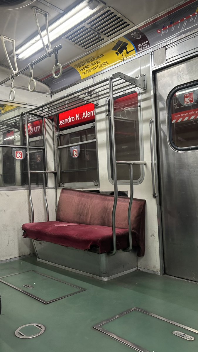 El subte debe aumentar para su mantenimiento.
El subte B hoy 7:10 a.m.👇🏿