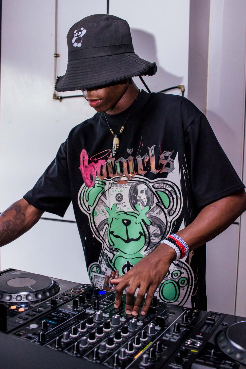 Roboticofc's tweet photo. Ntwana🤖❤️
#roboticofc #djlife https://t.co/5RX82kKask