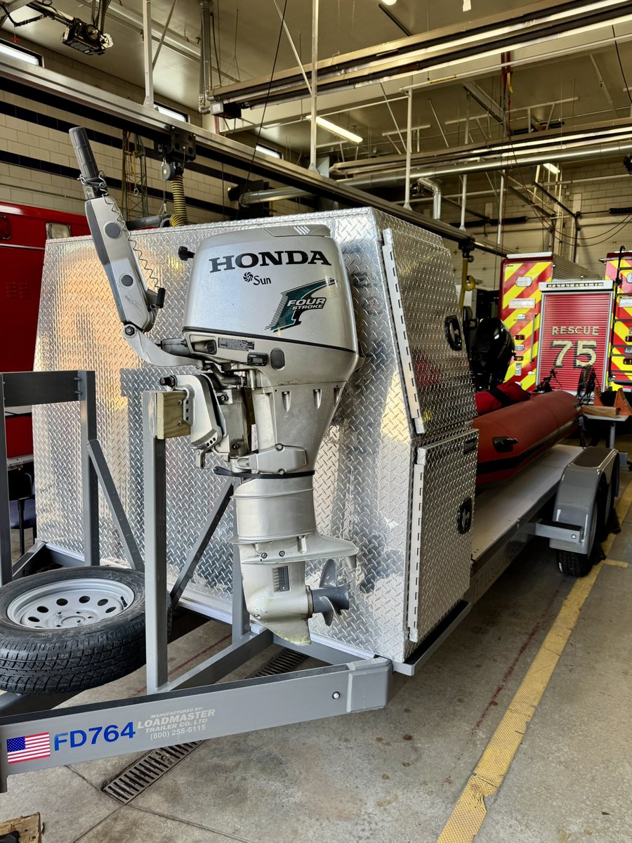 LoadmasterTrail's tweet image. This trailer is complete with storage under the boat, a huge storage box upfront and a motor mount @winginflatables #hondaoutboards #inflatableboats #inflatableboat #rescue