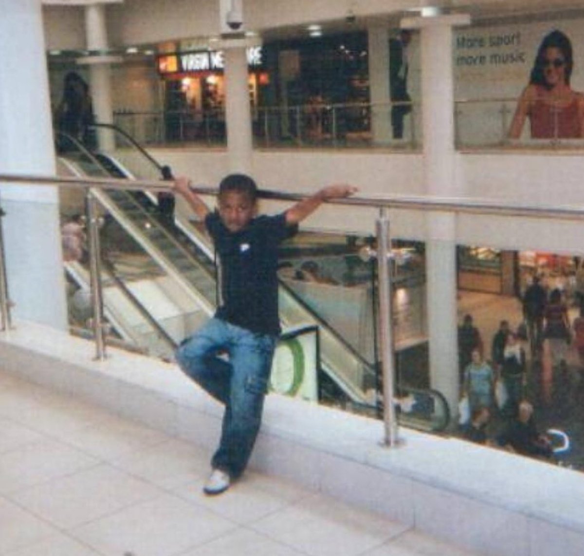 zlifeofsosa's tweet image. 25 Years around the Sun, Happy Birthday Me π
