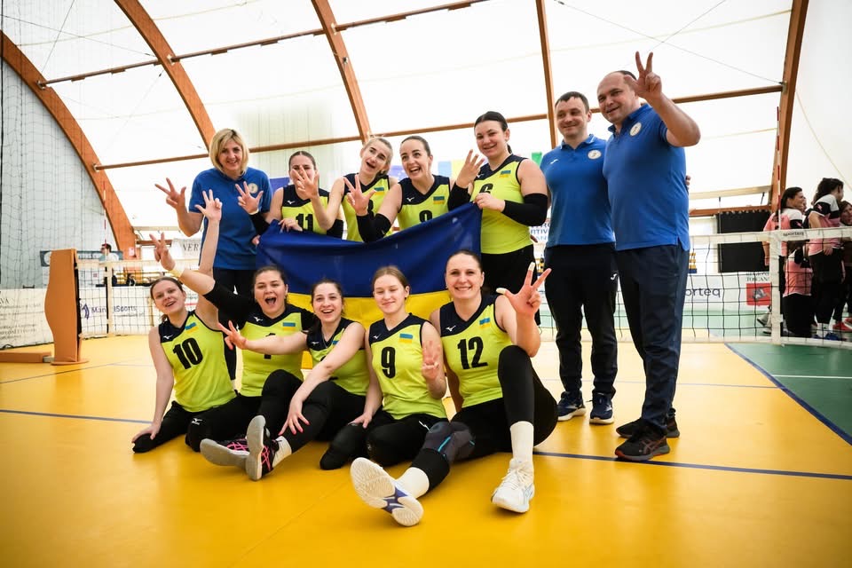 Пара волейболістки України – бронзові призерки міжнародного турніру з волейболу сидячи paralympic.org.ua/ua/news/para-v…