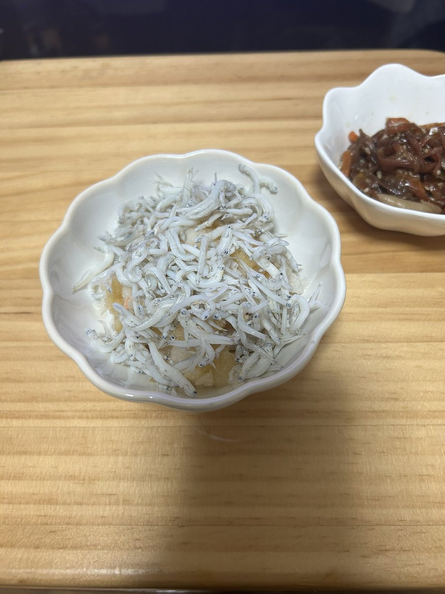 minaminasesese's tweet photo. 今夜のオトモ
厚揚げ・つくしのきんぴら・イタドリの鰹節和え・辛味大根シラス

春らしさやらせてもうてます(´ω`) https://t.co/ekKegpLN6x
