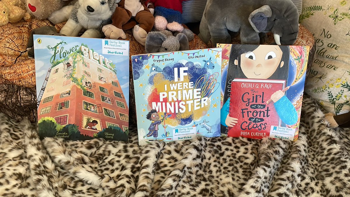 AshwoodYear2's tweet photo. Year 2 and @AshwoodYear3 at @ashwood_spencer are so excited to cast their votes later after re-reading the three books again https://t.co/OMlj1MvkYl