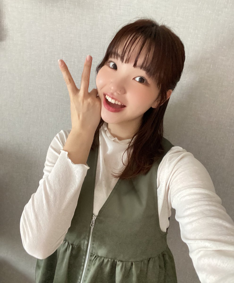 エイプリルフールネタするの忘れちゃったよ〜😭
今年は「ViviD★TongU」に改名して、ペンラの代わりにトングで応援してね😉って言おうとしえたのに〜😭

ということで新年度よろしくお願いします！
5月18日！みんな空けといてね🌷