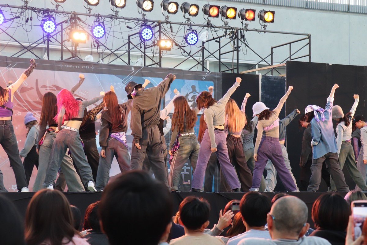ymnb_dance's tweet photo. 新入生の皆さん、
ご入学おめでとうございます㊗️✨ 

ストリートダンスサークル闇鍋です！

私たちは、主に毎週水曜日と金曜日の業後に活動しています。ダンス未経験者でも大大大歓迎です‼️
みんなでわいわい楽しく踊りましょう🕺

Instagramは以下から↓✨
https://t.co/m28yMGgbjE

 #春からsuac https://t.co/bD4cPfoNfV