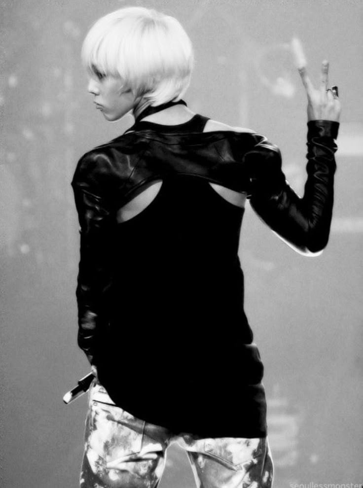 DS_V_STAR's tweet photo. 와 겁나 섹시해 https://t.co/rTr8Pkx8mT