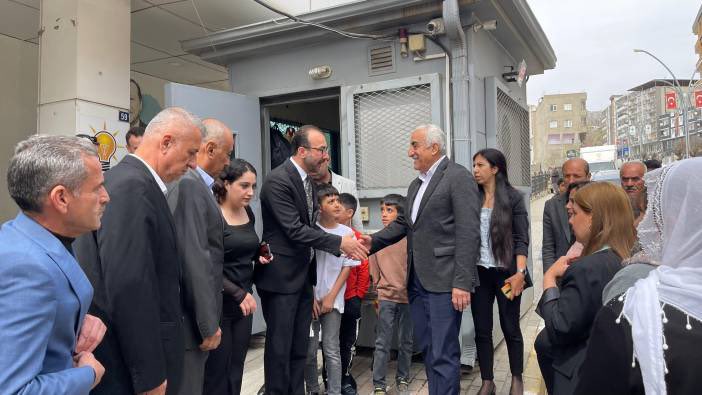 akpartisirnak's tweet photo. DEM Parti Şırnak İl Eş Başkanları Sn Ramazan Uysal ve Sn Taybet Bilgi heyetleriyle birlikte İl Başkanlığımızı ziyaret ederek İl Başkanımız S İbrahim Halil Erkan tarafından karşılandı.
Gerçekleşen ziyarette huzurun, mutluluğun hakim olması için  beraber çalışma vurgusu yapıldı. https://t.co/Pd4Qe1VPlG