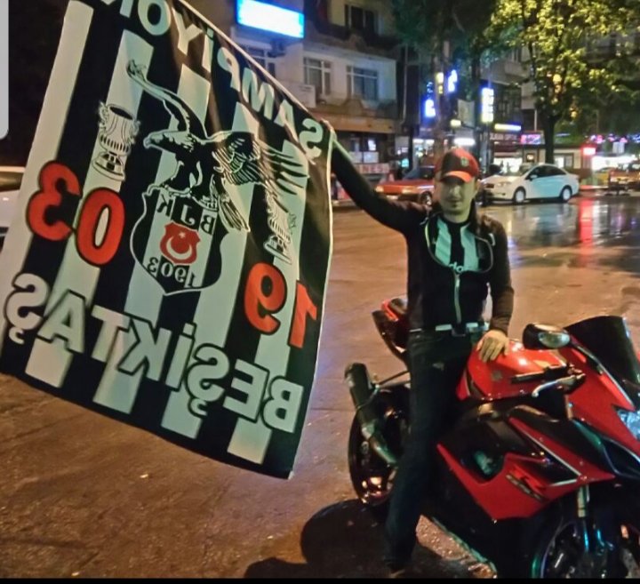 AlpayAlp_'s tweet photo. Tıpta yeri yok ama @Besiktas iyileştirir Allaha şükür @Besiktas liyim @forzabesiktas @KingcArsi 😈😊🤣🙃😈 https://t.co/kF1QaKInQH