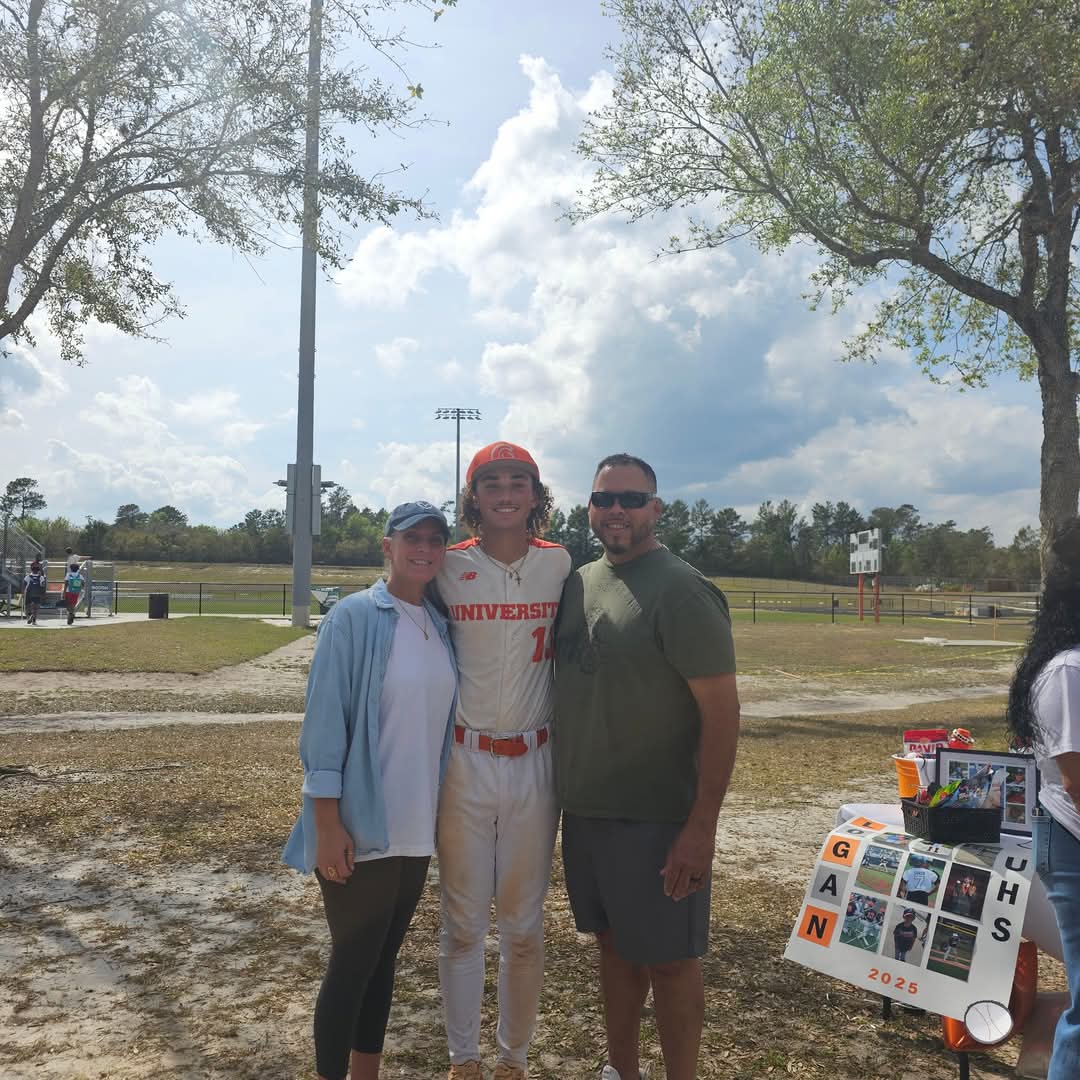 surunlogan's tweet photo. Thank you to all my friends and family that came out for senior night @enurus1 @UnivHSBaseball @warstic https://t.co/NwTtxJOjsX