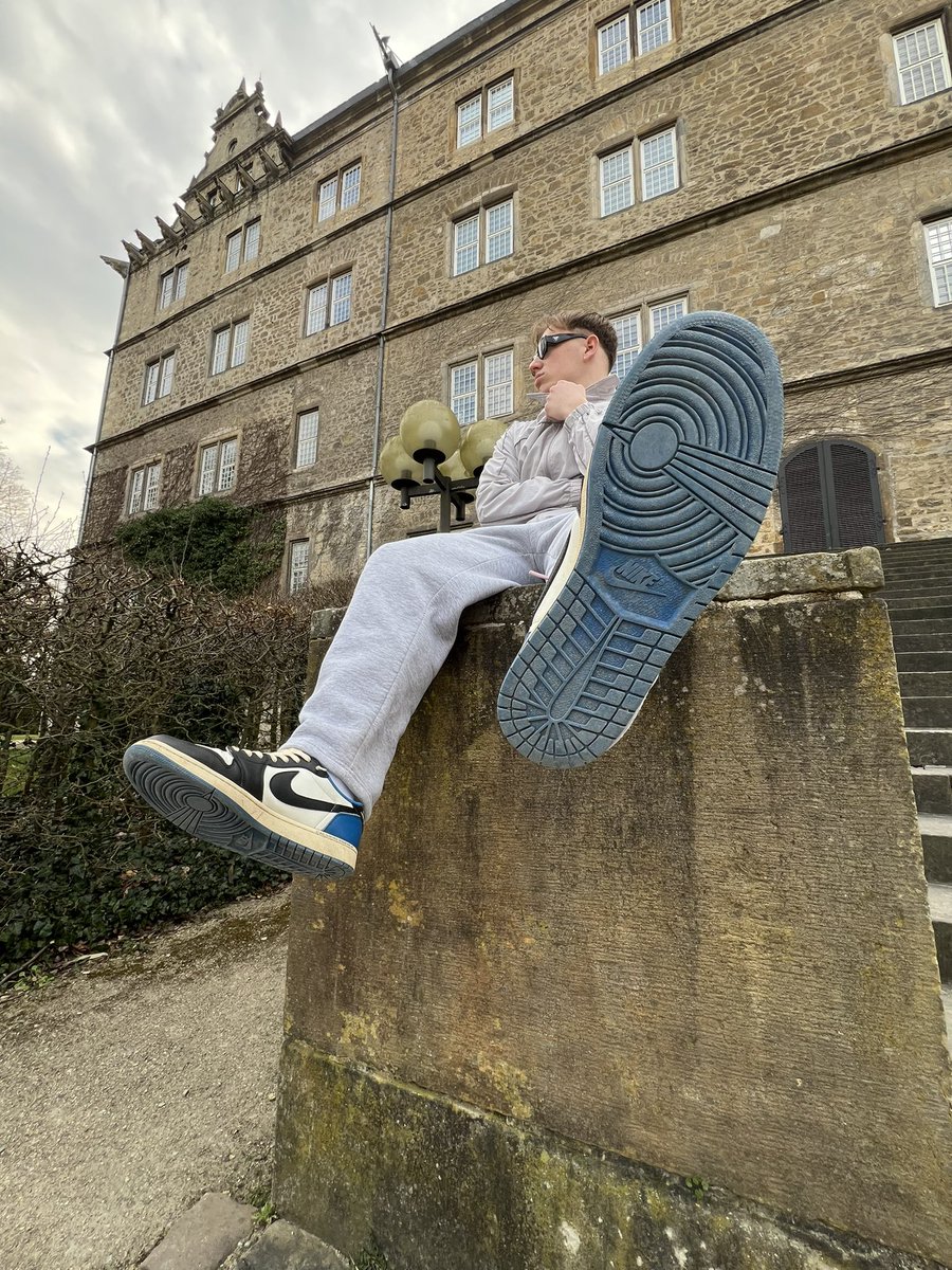 Neuer Monat hat angefangen! Ihr wollt meine Aufmerksamkeit? Dann fangt an euren Lohn zu überweisen 😈🖕🏼💸

A new month has begun! You want my attention? Then start transferring your salary 😈🖕🏼💸

#geldsklave #zahlschwein #cashmaster #zahlsklave #findom #paypig #geldherr #alpha