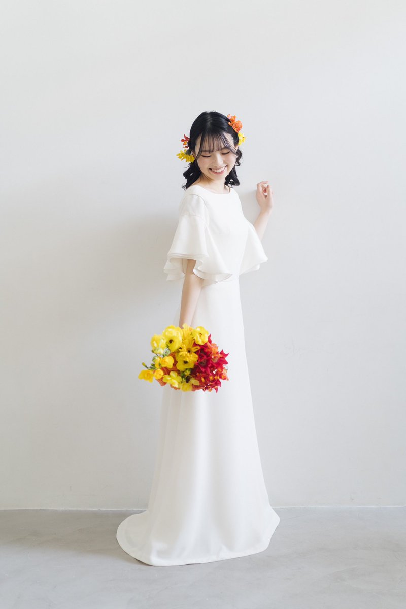 ayase_maeda's tweet photo. 素敵な写真を撮っていただいたので、近影と共にご報告です。
「結婚しました💐」
久しぶりの投稿でびっくりさせちゃったらごめんなさい🙇‍♀️(毎度のことですが💦)
いつもありがとうございます！
これからもよろしくお願いします🌽 https://t.co/GD87Zk5cvh