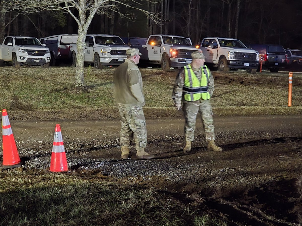 SCSG1670's tweet image. Day 4, Table Rock Wildfire, 0600: South Carolina State Guard forces prepare for another day assisting fire fighting crews and Incident Command as they prepare to resume activities. #wildfire #tablerockcomplexfire #SCMedia #tablerockcomplex #scwildfire #scang #SCSG